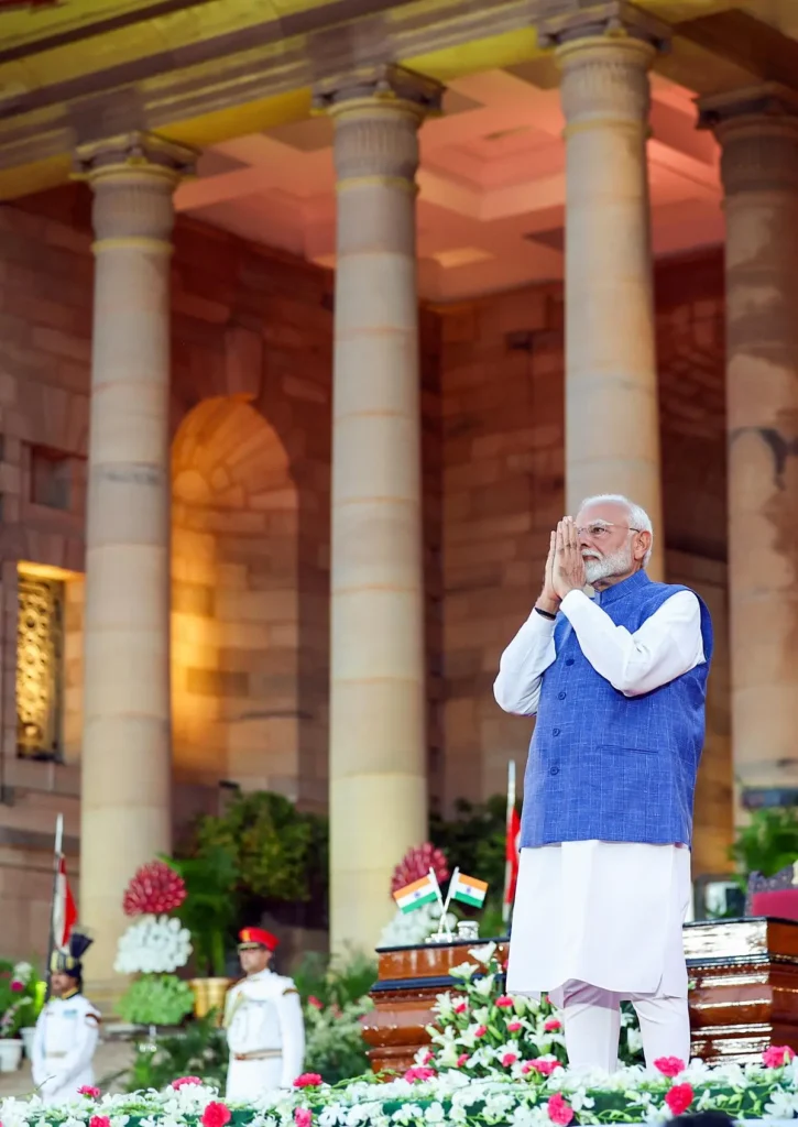 Pm modi and president murmu welcome the country to the new year 1 "happy 2025! May this year bring everyone new opportunities, success and endless joy. May everybody be blessed with wonderful health and prosperity," he said